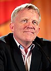 https://upload.wikimedia.org/wikipedia/commons/thumb/1/1a/Anthony_Michael_Hall_by_Gage_Skidmore.jpg/100px-Anthony_Michael_Hall_by_Gage_Skidmore.jpg